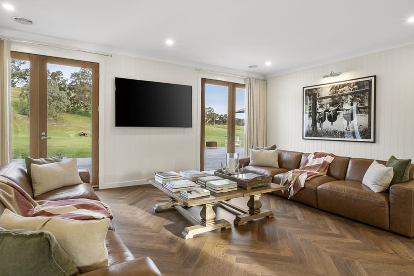 Click to view all images 76 Kiernans Road Bonnie Doon VIC 3720 - Image 3
