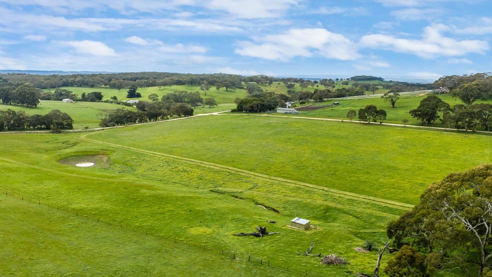 Click to view all images 112 Burns Road Paris Creek SA 5201 - Image 3