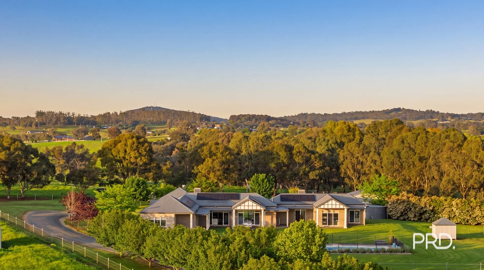 Click to view all images 203 Mitchell Road Table Top NSW 2640 - Image 3