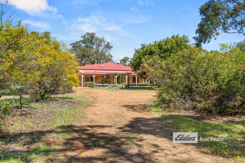 Click to view all images 460 Downs Road Tutunup WA 6280 - Image 2