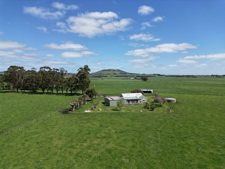 Click to view all images 149 Wrights Road Camperdown VIC 3260 - Image 1