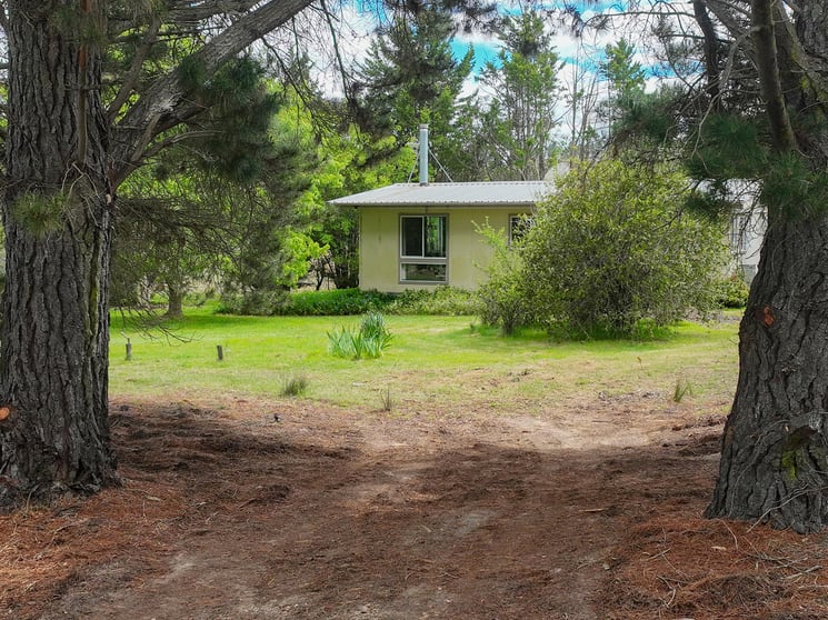 Click to view all images 213 Bundong Lane Lake Bathurst NSW 2580 - Image 1