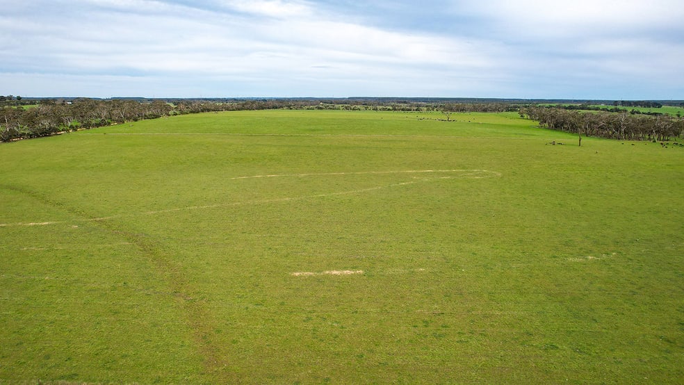 Click to view all images 'Ardlie's' Woolsthorpe-Heywood Road Broadwater VIC 3301 - Image 3
