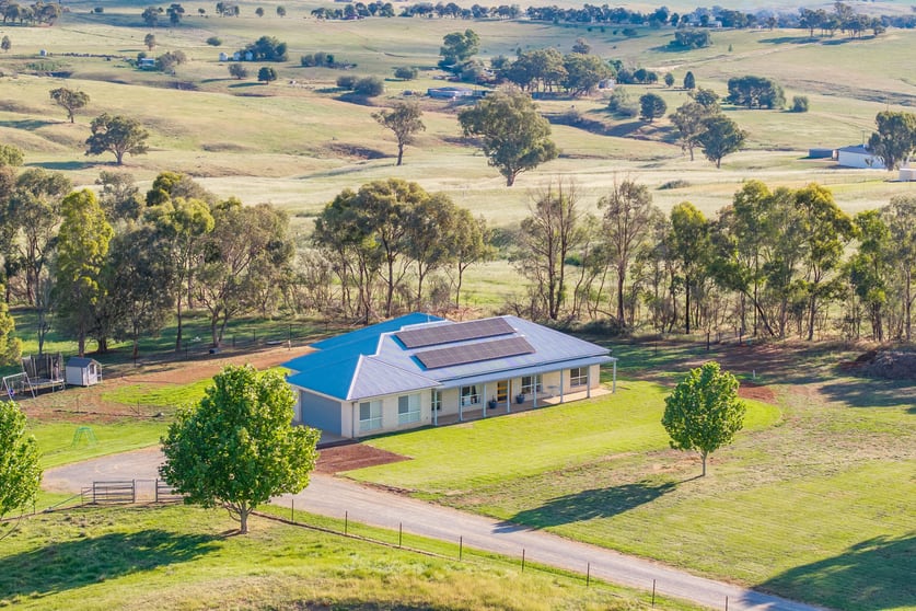 Click to view all images 452 Pride Of Oak Road Canowindra NSW 2804 - Image 2