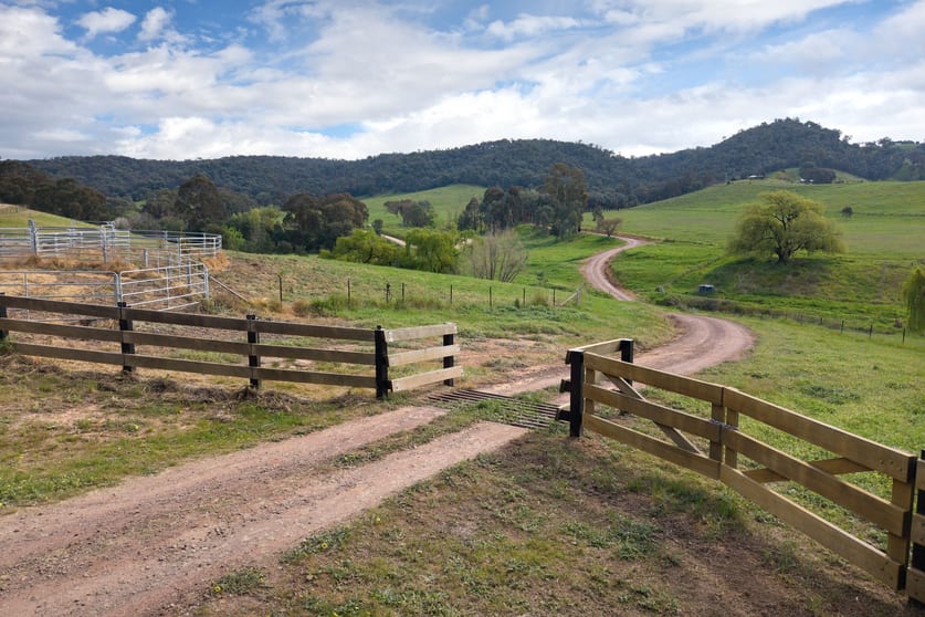 Click to view all images 80 Dicksons Road Indigo Valley VIC 3688 - Image 2