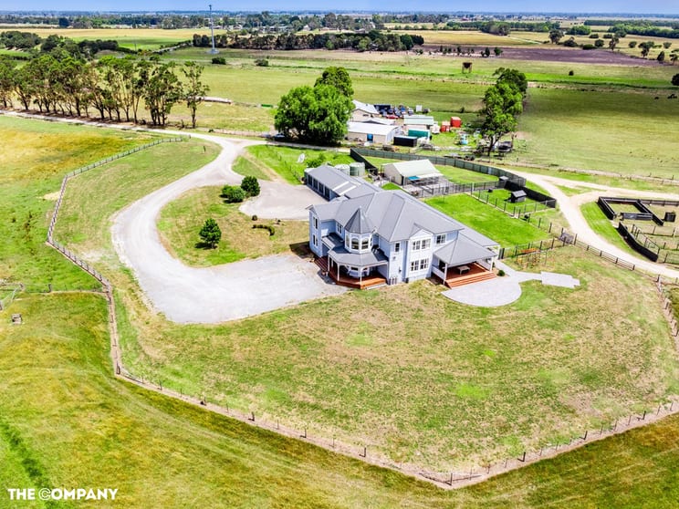 Click to view all images 860 Cardinia Rd Cardinia VIC 3978 - Image 1
