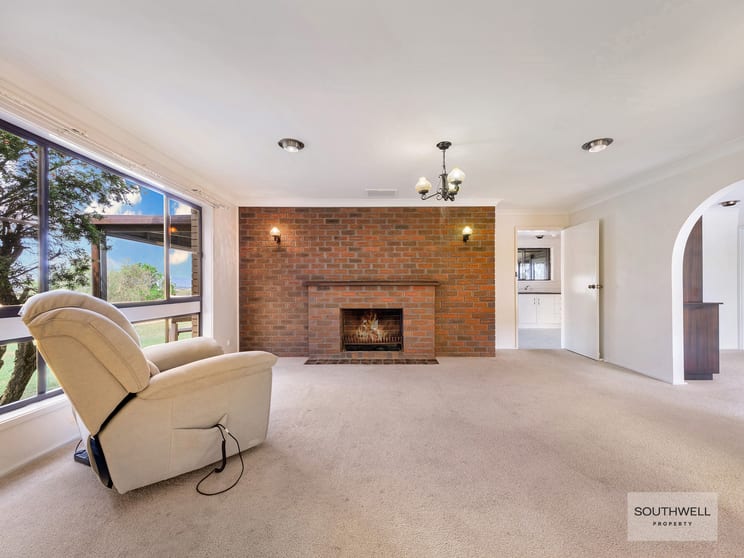 Click to view all images 38 Byamee Lane Tamworth NSW 2340 - Image 3