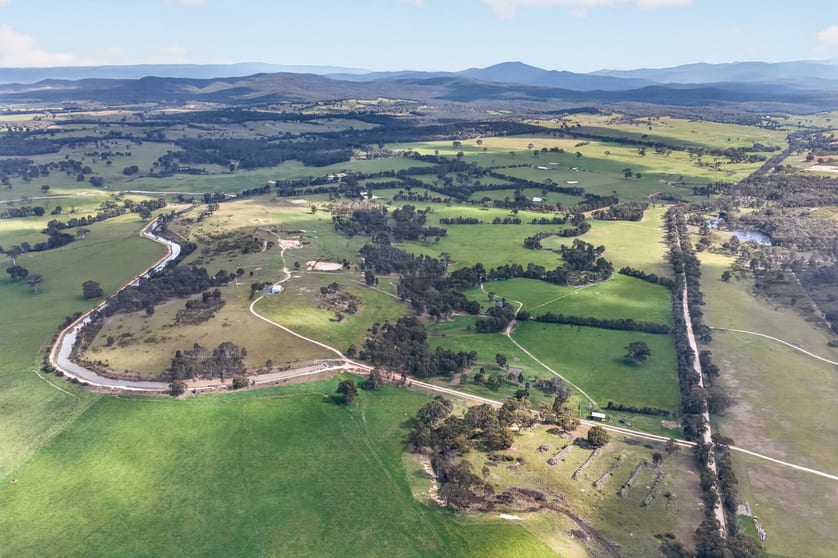 Click to view all images 2/ Warrigal Toms Creek Road Newry VIC 3859 - Image 3