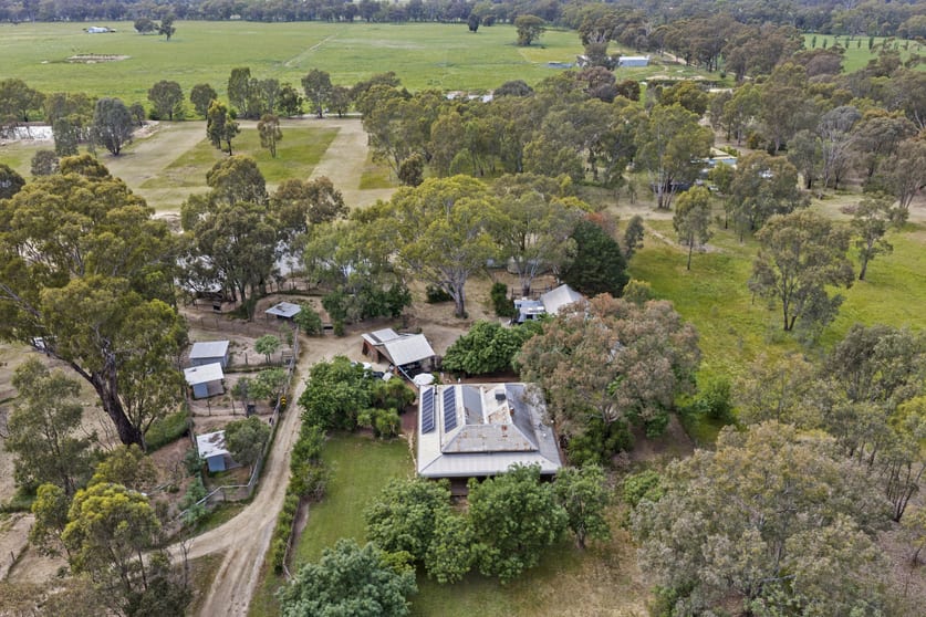 Click to view all images 418 Four Mile Road Benalla VIC 3672 - Image 3