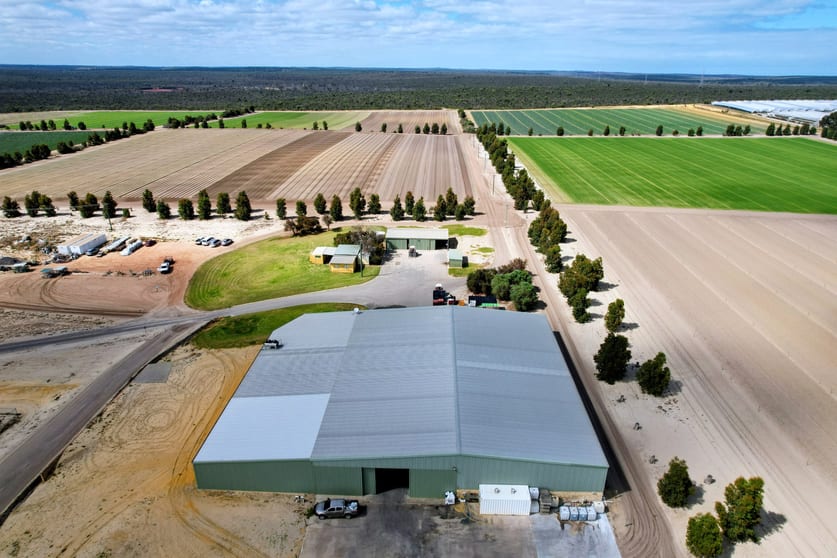 Click to view all images 529 Chitna Road Neergabby Gingin WA 6503 - Image 1
