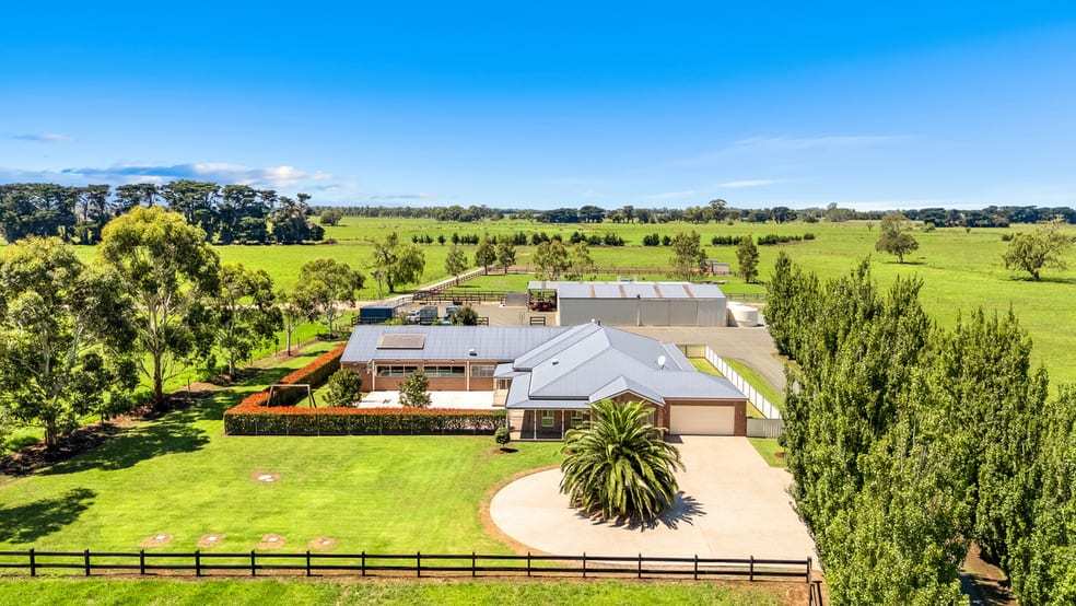 Click to view all images 977 Maffra-Sale Road Bundalaguah VIC 3851 - Image 3