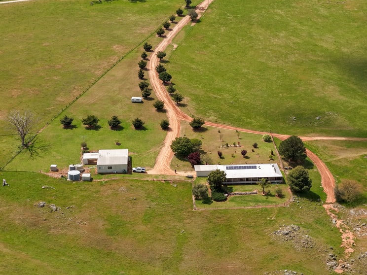 Click to view all images 1553 Geegullalong Rd via Young NSW 2594 - Image 2