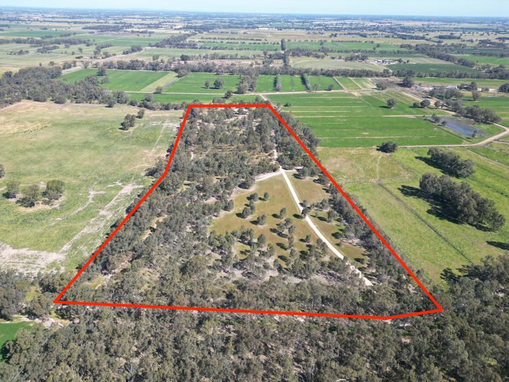 Click to view all images 87 Johnsons Lane Strathmerton VIC 3641 - Image 2