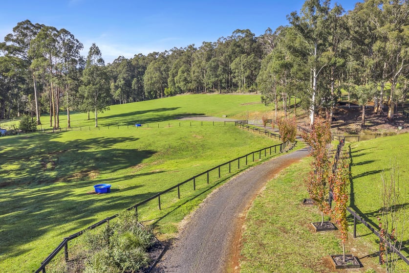 Click to view all images 280 Mt Baw Baw Tourist Road Noojee VIC 3833 - Image 1