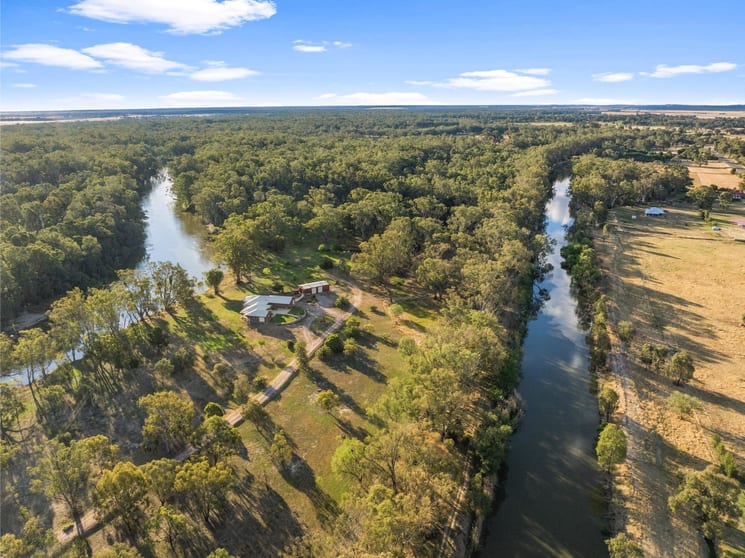 Click to view all images 30 Woolscour Road Narrandera NSW 2700 - Image 3