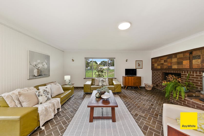 Click to view all images 3837 Kings Highway Bungendore NSW 2621 - Image 2