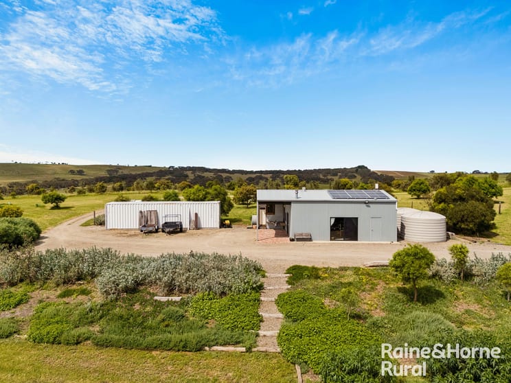 Click to view all images 120 Burgar Road Middleton SA 5213 - Image 3