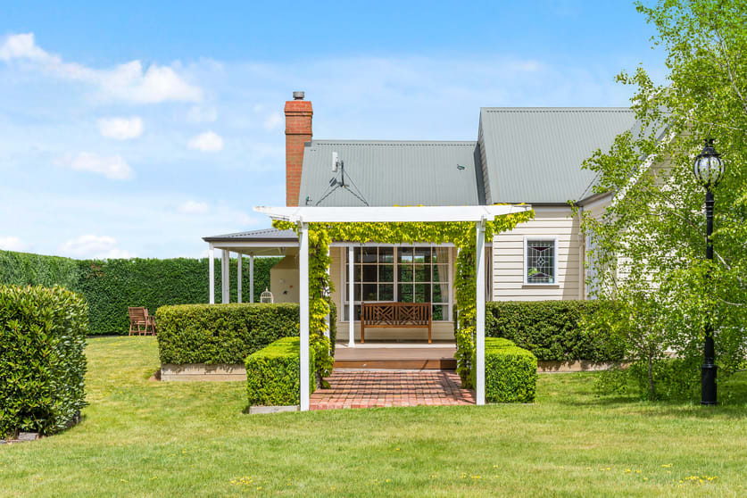 Click to view all images 51 Ashworths Road Lancefield VIC 3435 - Image 3