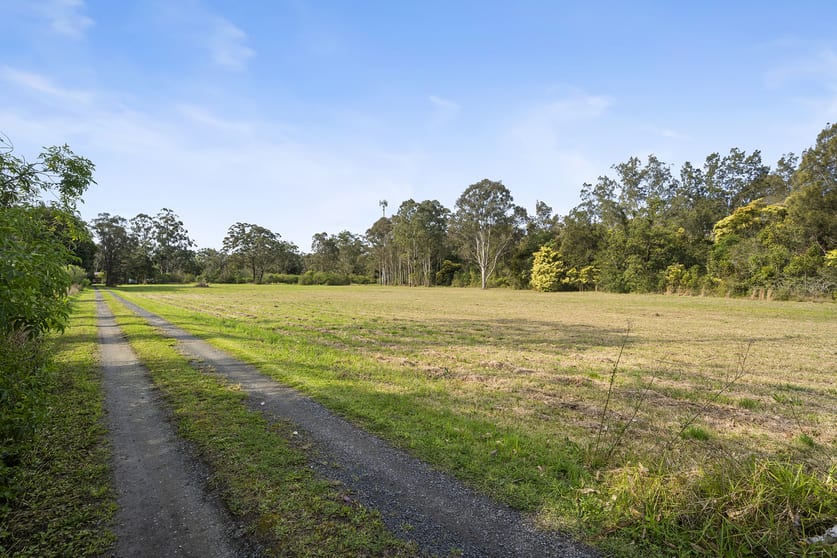 Click to view all images 246 Freemans Drive Cooranbong NSW 2265 - Image 2