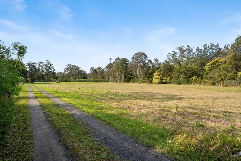 Click to view all images 246 Freemans Drive Cooranbong NSW 2265 - Image 2