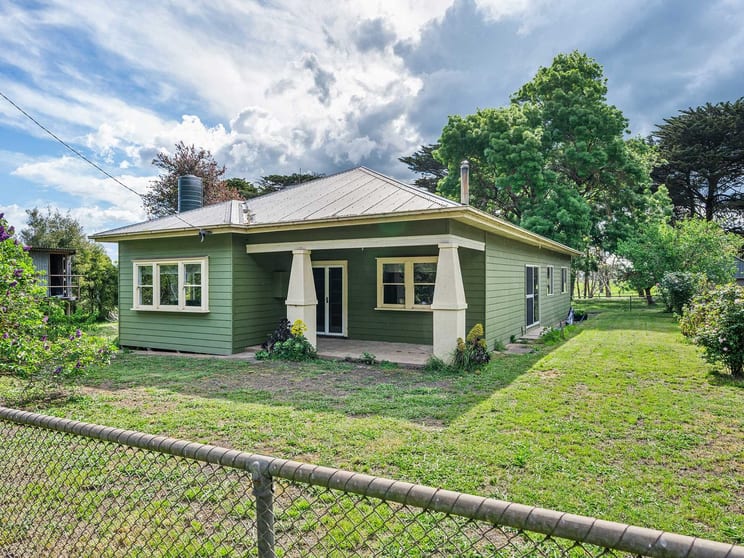 Click to view all images 61 Tabor Siding Road Tabor VIC 3289 - Image 2