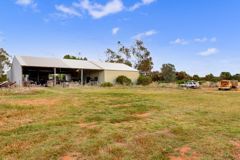 Click to view all images 410 Sculthorpe Road Nangiloc VIC 3494 - Image 3
