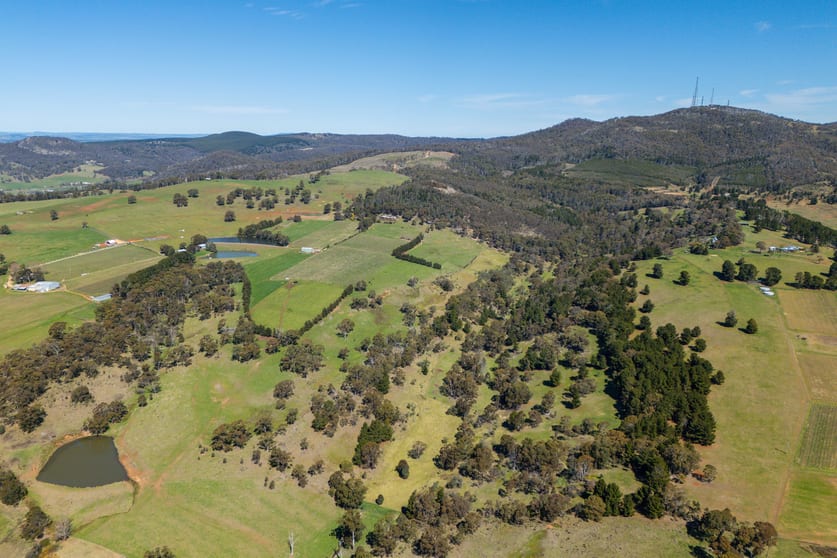 Click to view all images 126 Mount Lofty Road Orange NSW 2800 - Image 2