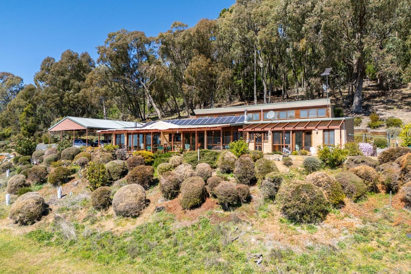 Click to view all images 126 Mount Lofty Road Orange NSW 2800 - Image 3