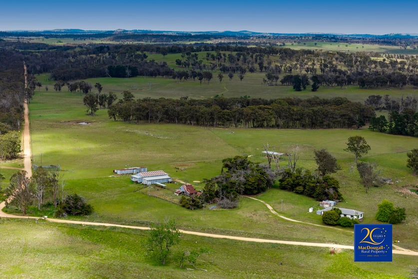 Click to view all images 1815 Hillview Road Uralla NSW 2358 - Image 1