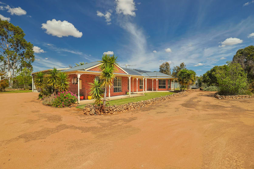 Click to view all images 36 Deakin Avenue Koorlong VIC 3501 - Image 2