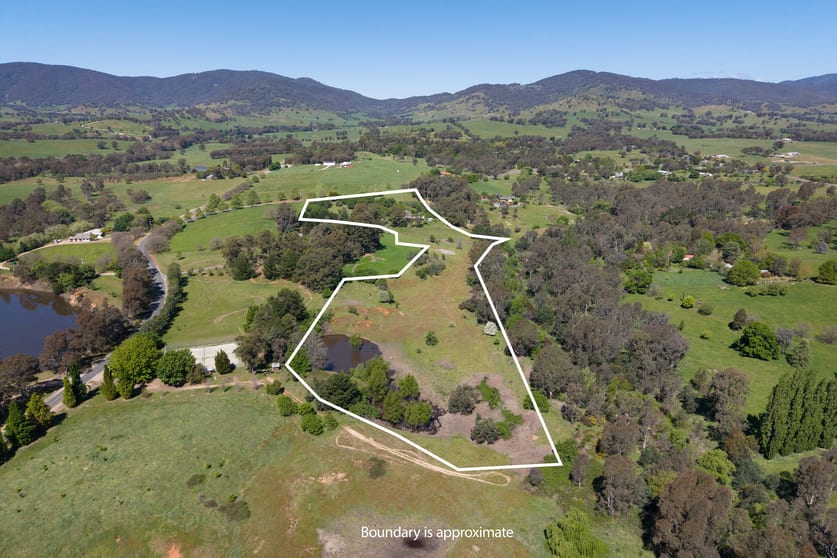 Click to view all images 909 Osbornes Flat Road Allans Flat VIC 3691 - Image 3