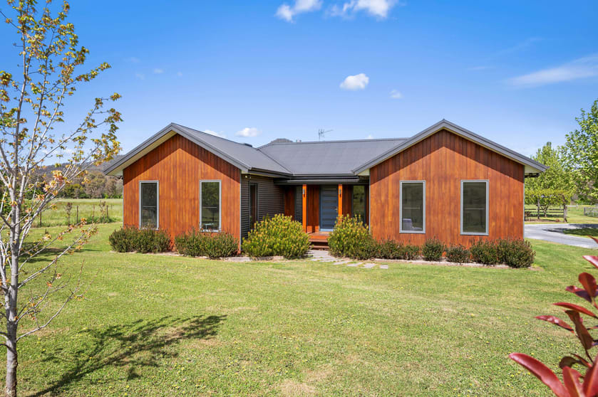 Click to view all images 378 Howes Creek Road Goughs Bay VIC 3723 - Image 2