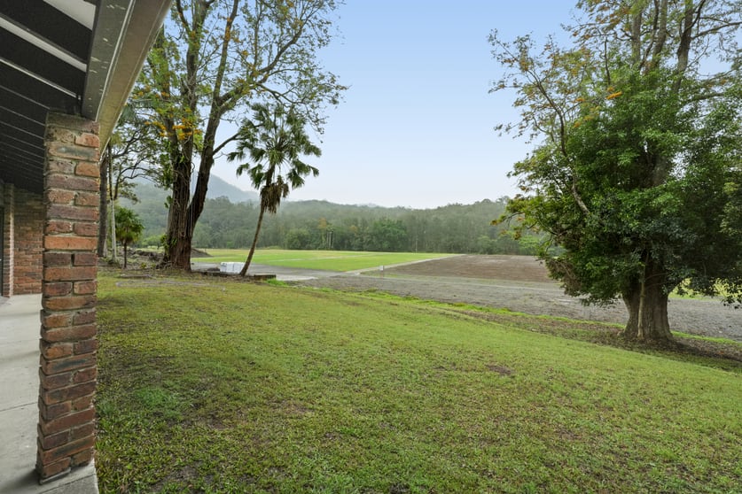 Click to view all images 10-12 Riverglen Court Mount Nathan QLD 4211 - Image 2