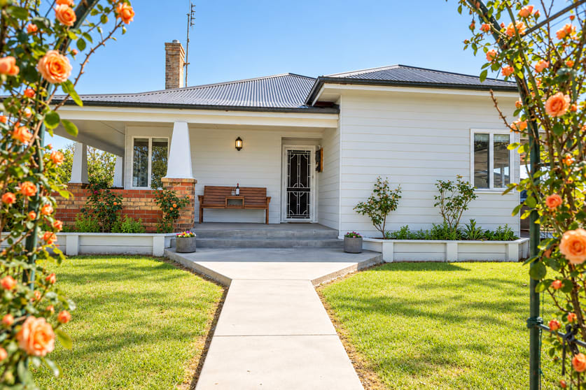 Click to view all images 85 Howards Road Leongatha South VIC 3953 - Image 2