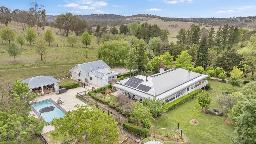Click to view all images "Araluen" 11623 New England Highway Armidale NSW 2350 - Image 1