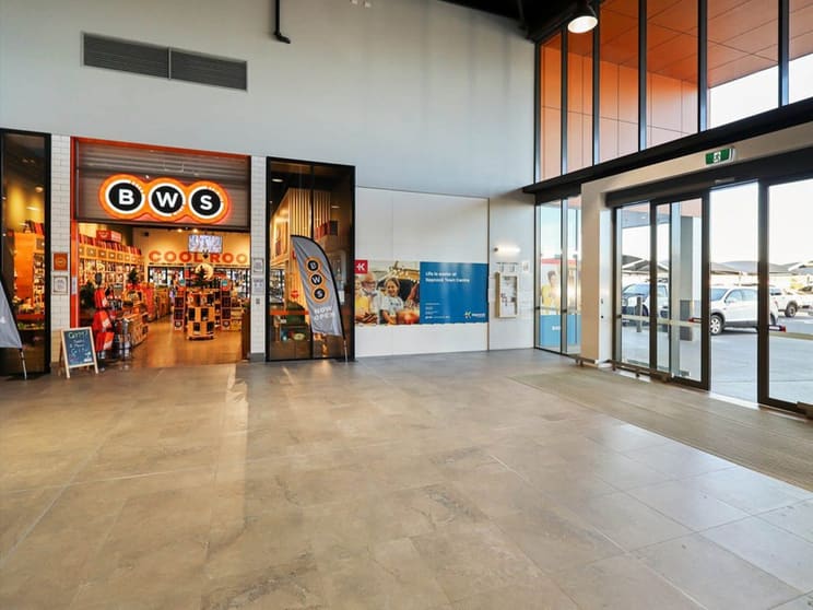 Click to view all images Shop 2e/106 Fe Walker Street Kepnock QLD 4670 - Image 3