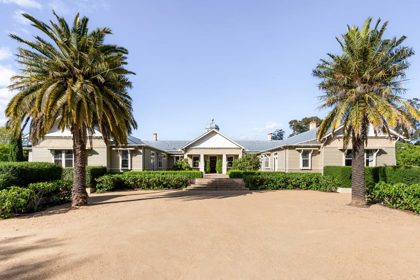 Click to view all images 805 Upton Road Avenel VIC 3664 - Image 2