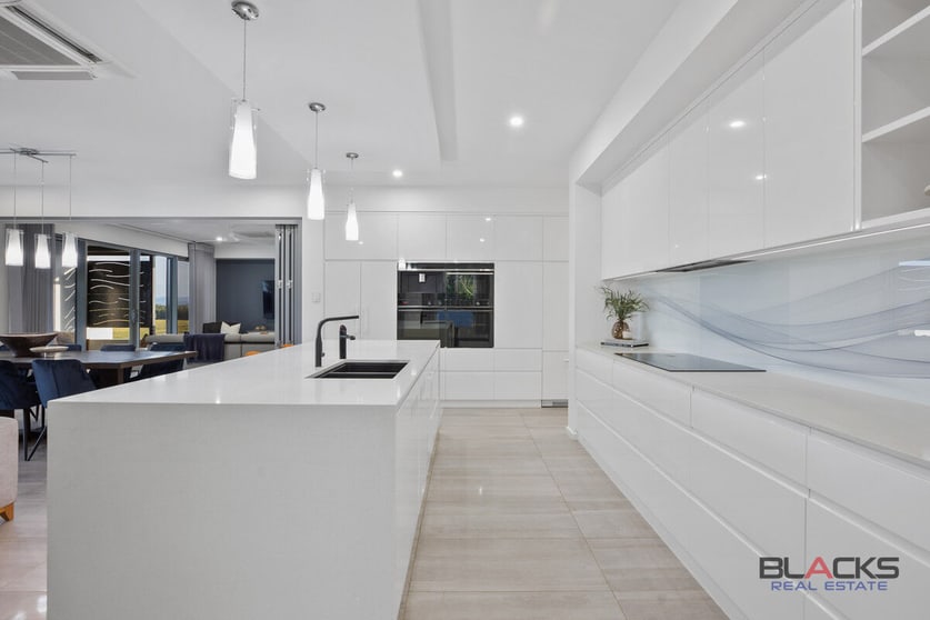 Click to view all images 47 Kirwans Road Dumbleton QLD 4740 - Image 2