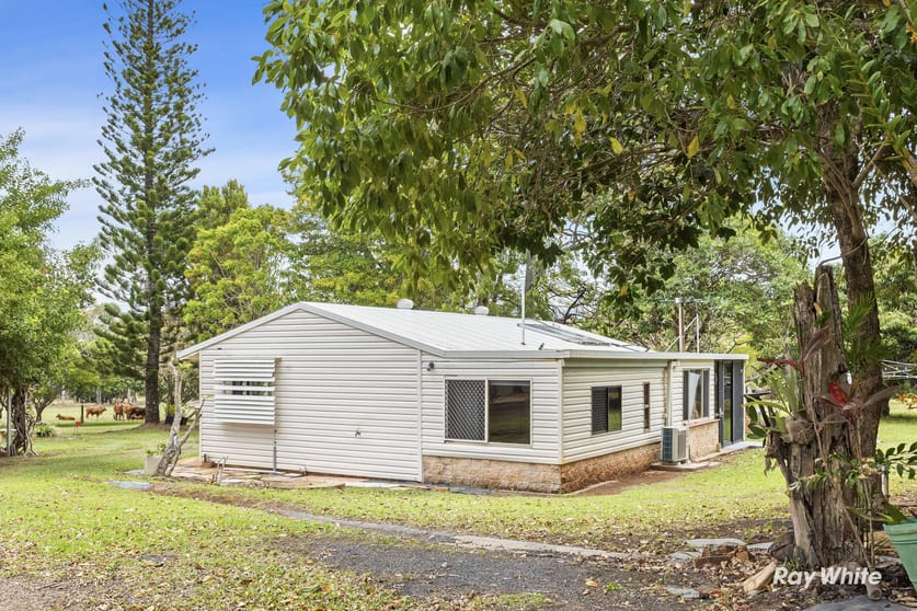 Click to view all images 176 Woodvale Park Road Adelaide Park QLD 4703 - Image 2