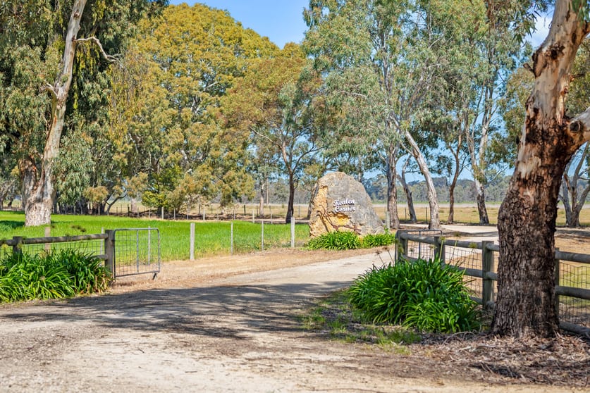 Click to view all images 228 Caves Road Naracoorte SA 5271 - Image 3