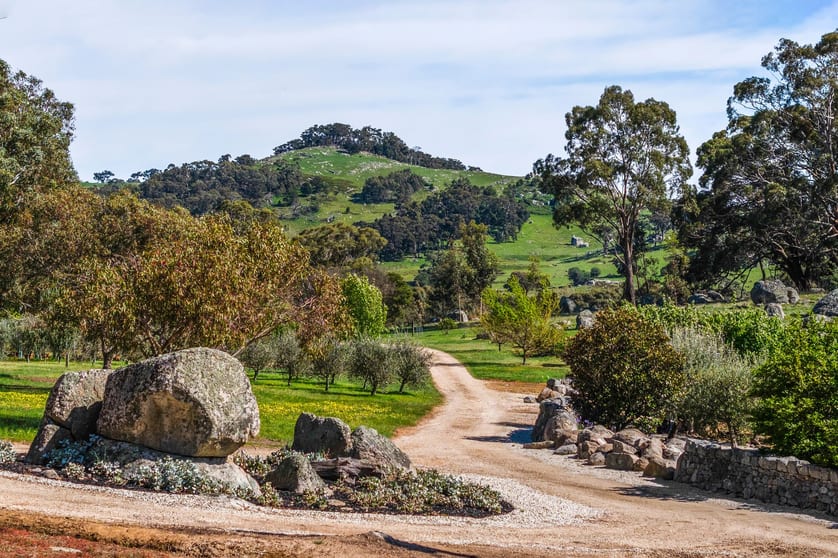 Click to view all images 738 Feeneys Lane Baynton VIC 3444 - Image 2