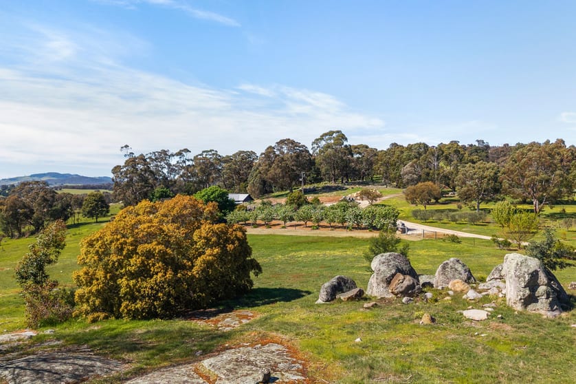 Click to view all images 738 Feeneys Lane Baynton VIC 3444 - Image 3