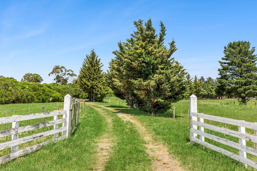 Click to view all images 825 Princes Highway Mount Moriac VIC 3240 - Image 2