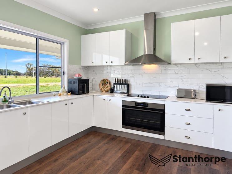 Click to view all images 208 Thulimbah School Road Cottonvale QLD 4375 - Image 3