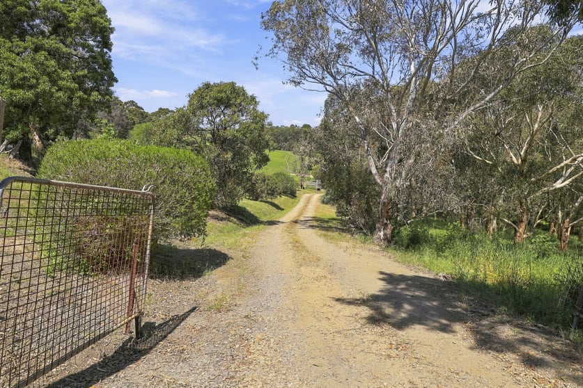 Click to view all images 2443 Inman Valley Road Bald Hills SA 5203 - Image 3
