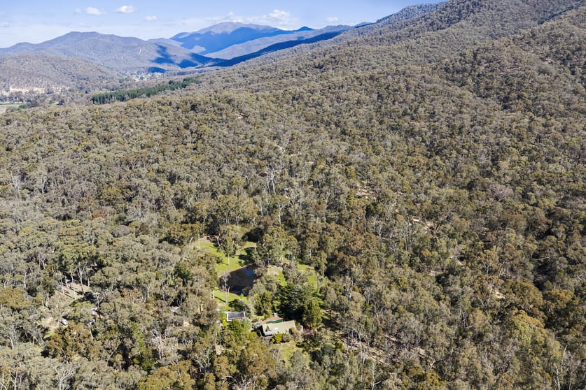Click to view all images 1 Outlook Drive Jamieson VIC 3723 - Image 2