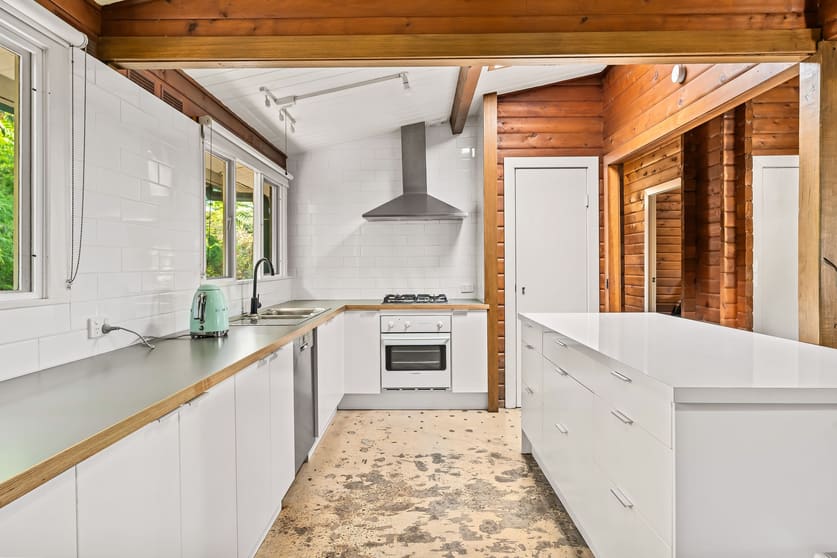 Click to view all images 365 Beenak Road Yellingbo VIC 3139 - Image 3