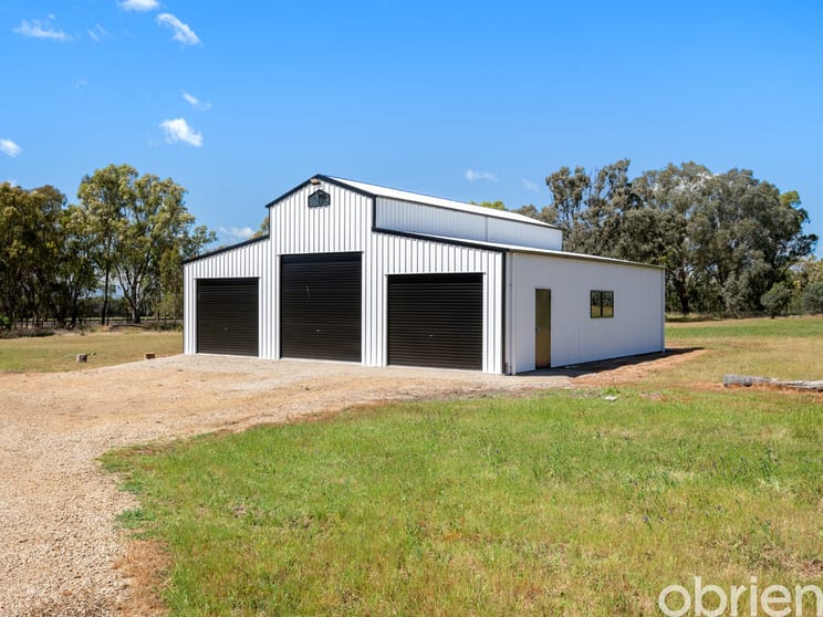 Click to view all images 270 Warby Range Road Glenrowan VIC 3675 - Image 2