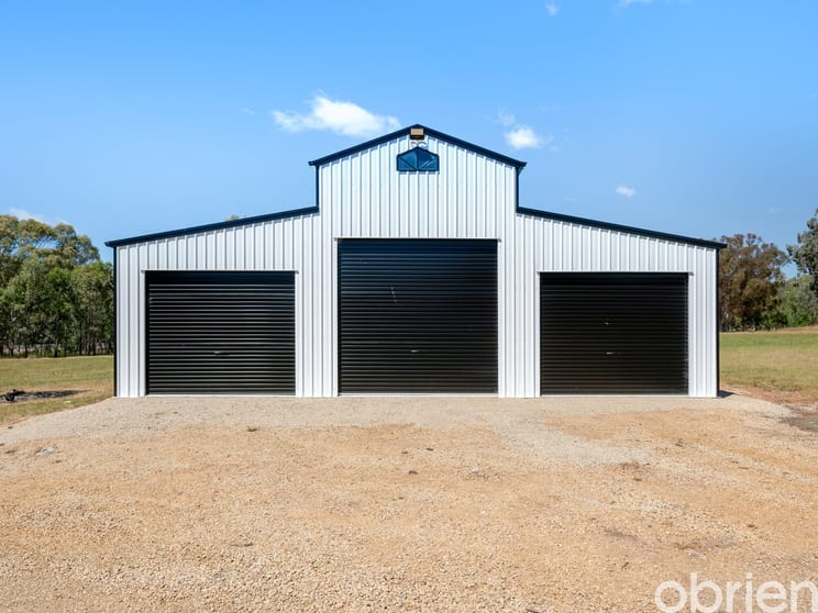 Click to view all images 270 Warby Range Road Glenrowan VIC 3675 - Image 3