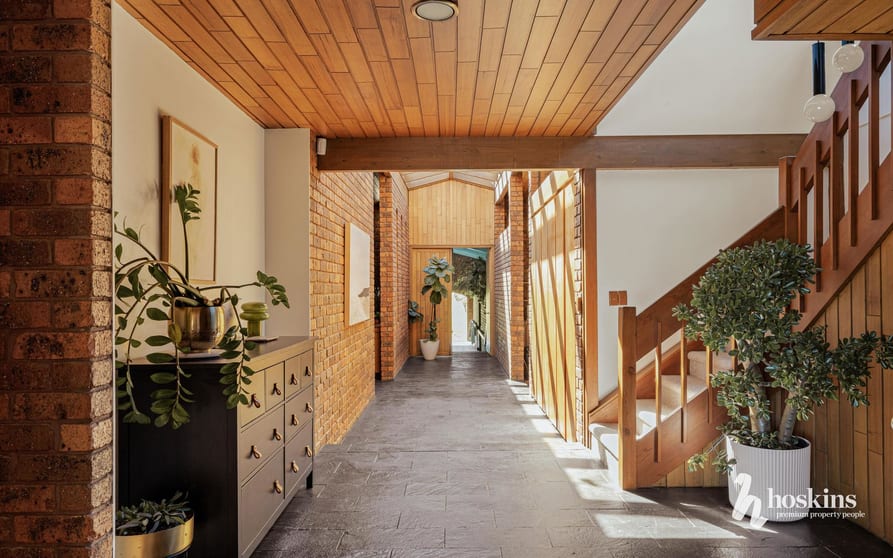 Click to view all images 252-256 Jumping Creek Road Warrandyte VIC 3113 - Image 3